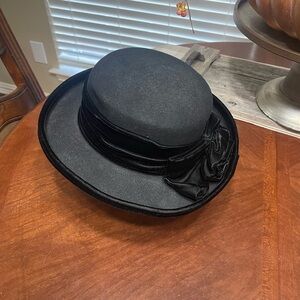 Toucan Wool Bow Hat velvet